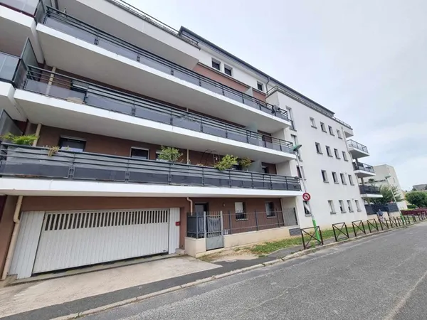 Appartement T1 à vendre à Noisiel - Investissement idéal, calme et proche commodités