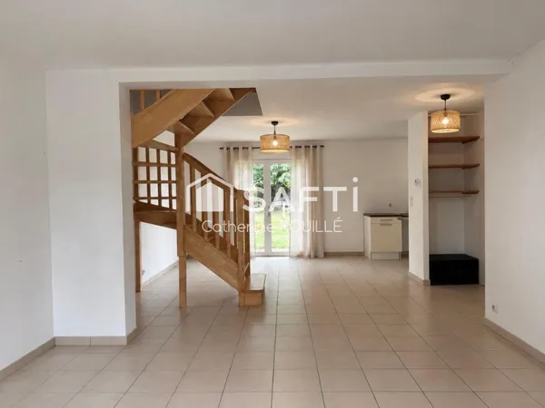 MAISON 3 CHAMBRES, GARAGE, JARDIN