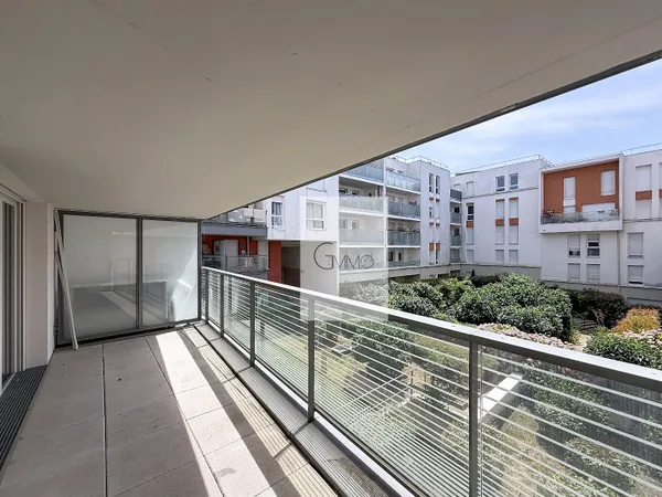 Cachan  3 pieces avec grande terrasse