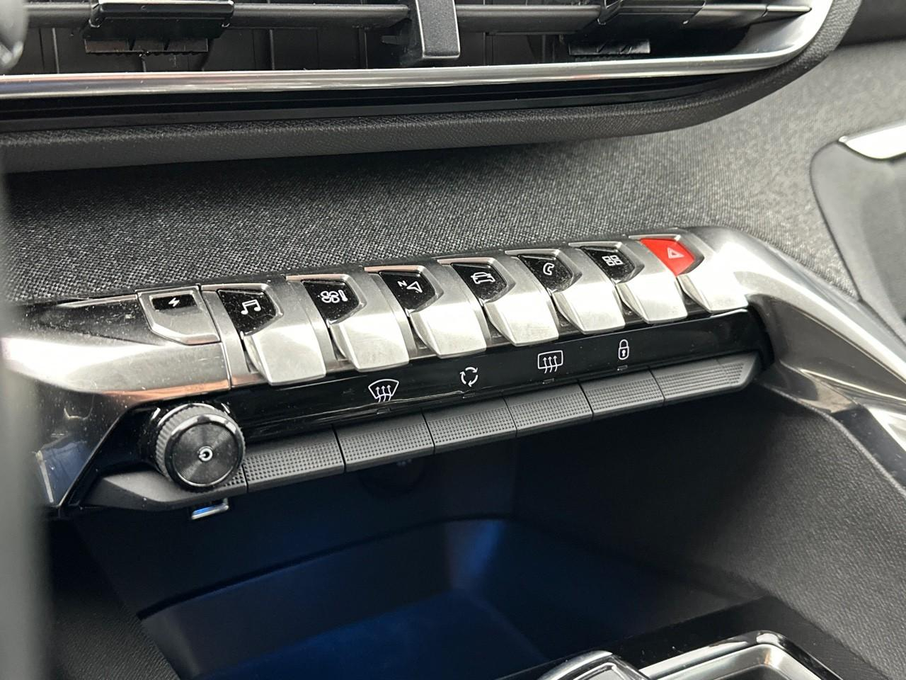 Peugeot 3008 hybrid 225 e-eat8 allure pack — photo 29