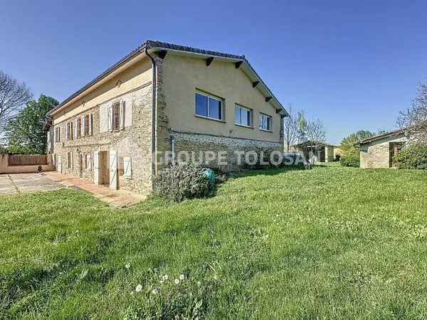 Maison 7 pièces 438 m²