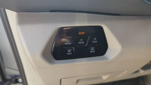 Volkswagen Multivan Long 1.4 e TSi  218 Hybride  DSG6 - Life – 2022 – 132900 km – Hybride rechargeable – Boîte Automatique — photo 29