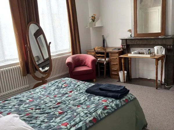 Chambre double avec salle de bain privative