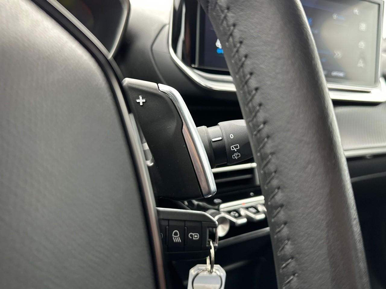 Peugeot 2008 hybrid 145 e-dcs6 style — photo 20
