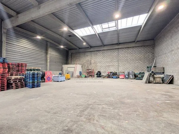 Local d'activité 440 m²