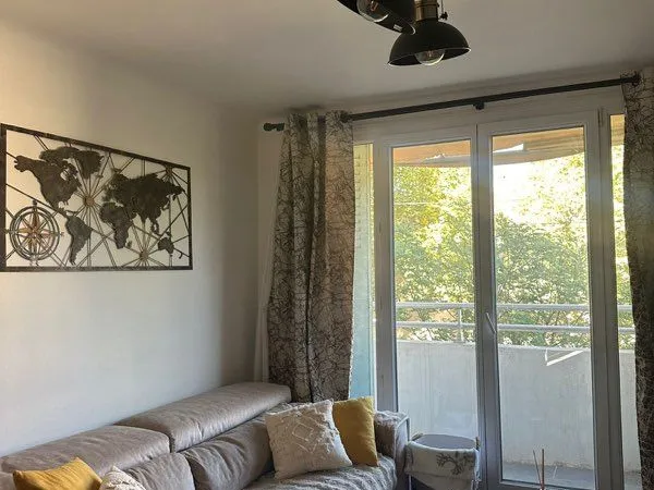 Appartement T3 avec balcon traversant