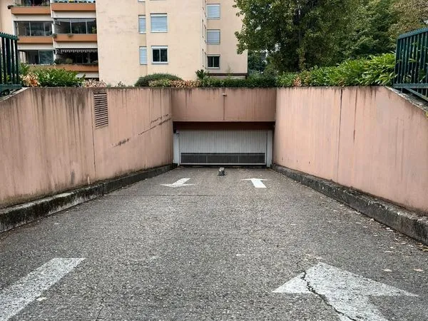 Location place de parking sécurisée - Villeurbanne Gratte-Ciel - Borne électrique à venir