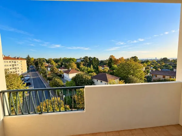 MARAVILLAS IMMOBILIER Un T3 avec une vue exceptionnelle su