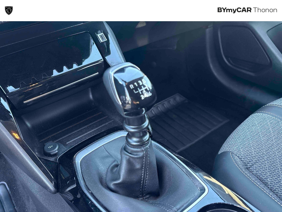 Peugeot 208 100 S&amp;S BVM6 — photo 19
