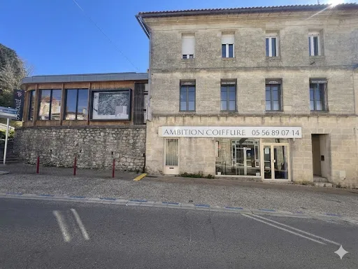 Propriété 3 pièces 180 m²