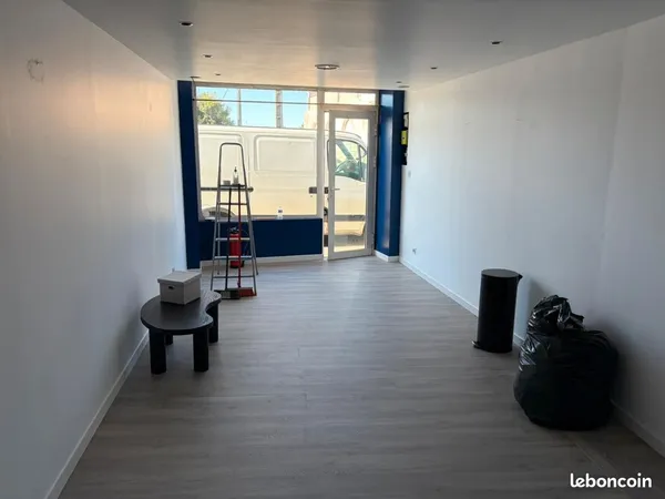 Loue local pro 33m2