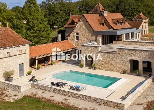 Maison 7 pièces 349 m²