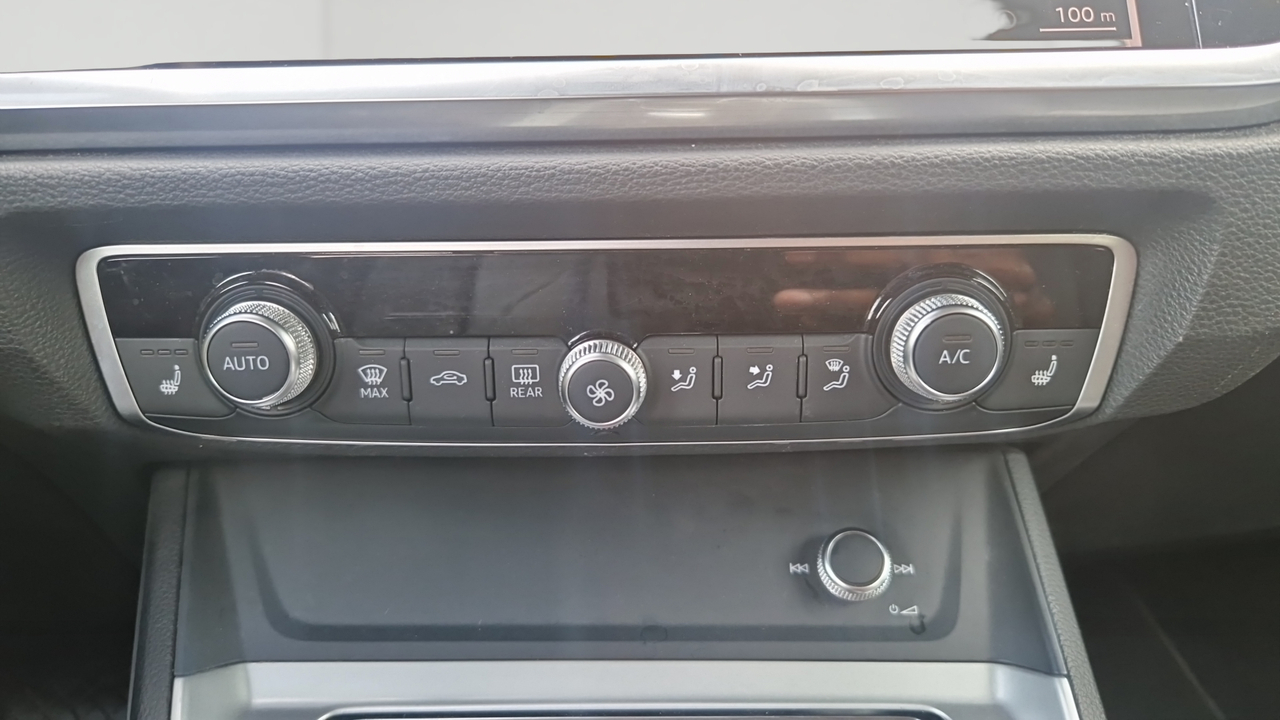 Audi Q3 35 TFSI 150 ch S tronic 7 — photo 17