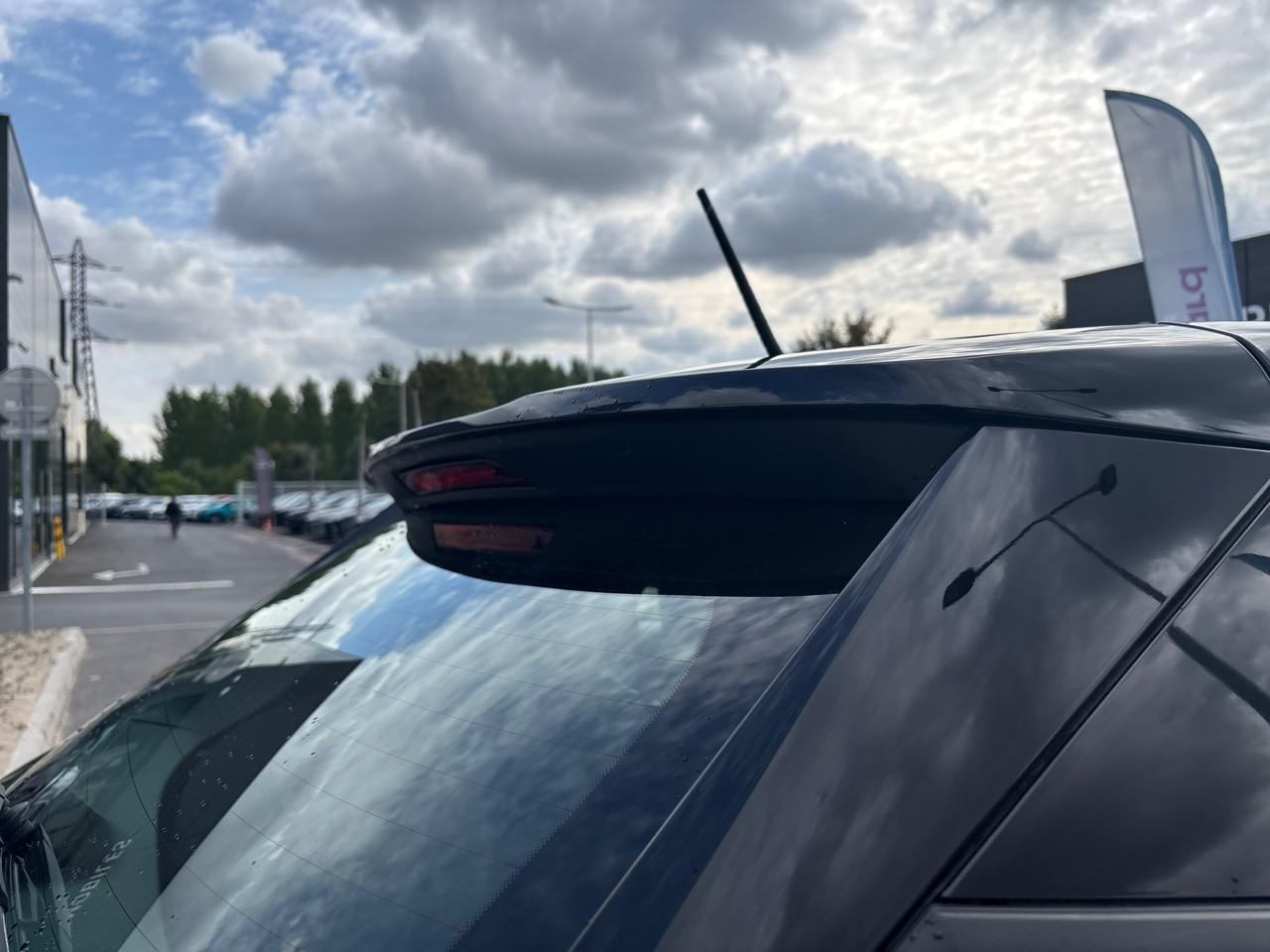 Peugeot 2008 1.2 hybrid 145ch style e-dcs6 — photo 15