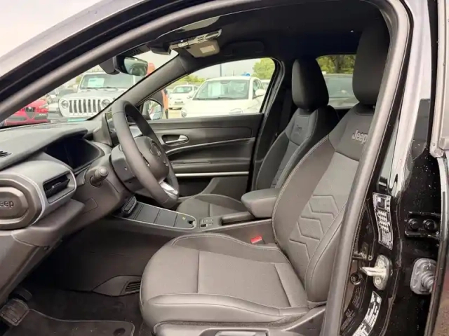 Jeep Avenger electrique 156ch 115kw summit — photo 11