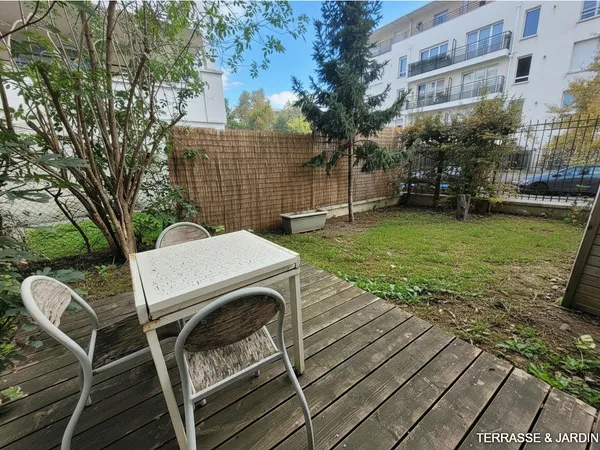 Joli studio dans le quartier des Bords de Seine avec terrasse et jardin