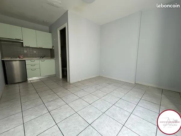 Studio 1 pièce 17 m²