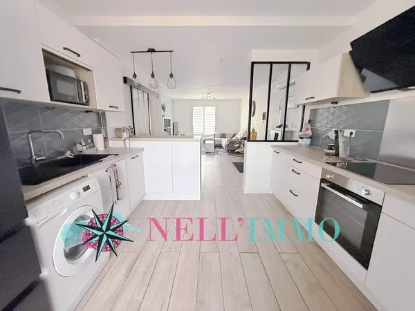SALON CENTRE: BEL APPARTEMENT RENOVE T3 DANS RESIDENCE FERME