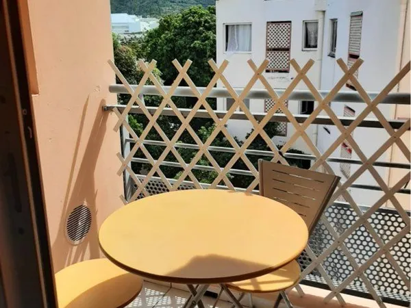 Studio meublé en plein centre ville de Saint-Denis rue du [URL masquée pour votre sécurité] Gaulle