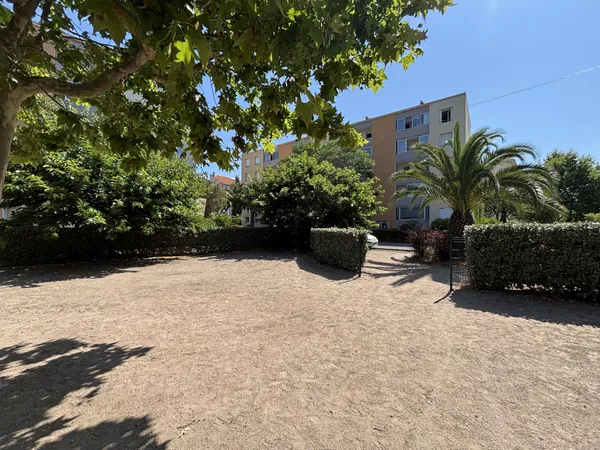 Appartement 4 pièces de 68.71 m2 situé à 500m des plages