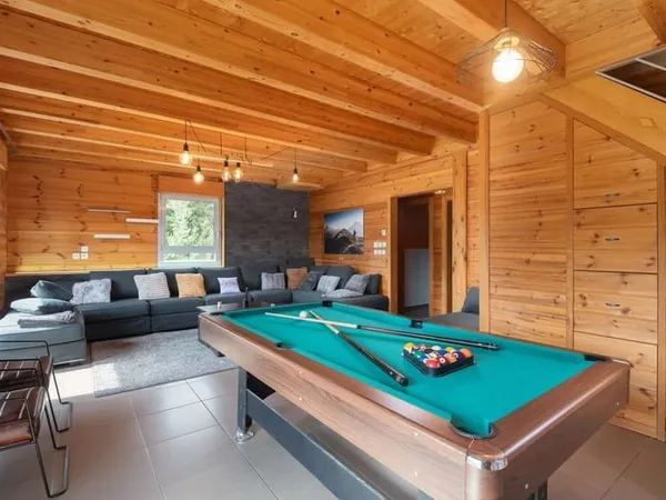 EN EXCLUSIVITÉ - Chalet d'architecte meublé de 227 m² au pied des pistes de Gérardmer