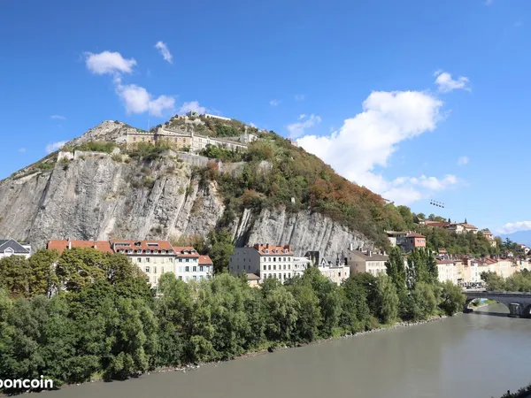 Grand T4 sur Quais / Edouard Rey + Vue Dégagée Face Bastille - Isère