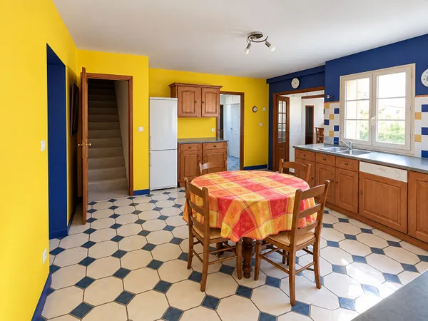 A VENDRE- SPACIEUSE MAIOSN FAMILIALE A GENNETEIL
