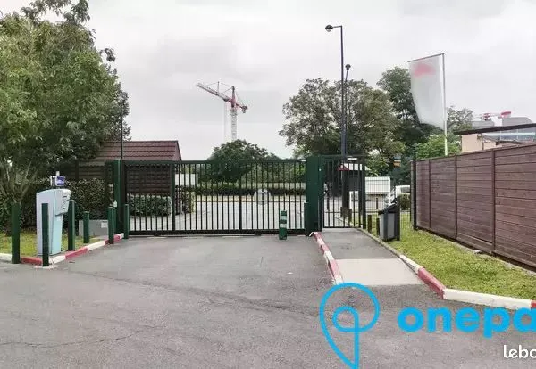 Parking/box 12 m² LA PLAINE ST DENIS
