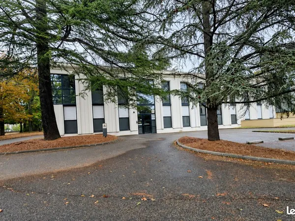Bureaux rénovés et modulables de 300 m²