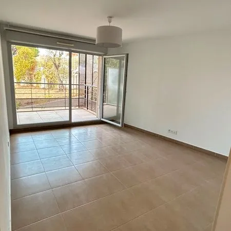 T2 + balcon avec stationnement - Résidence 2021_Saint Laurent du Var, Les Rascas
