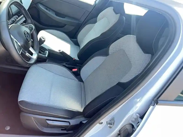 Renault Clio tce 90 — photo 16