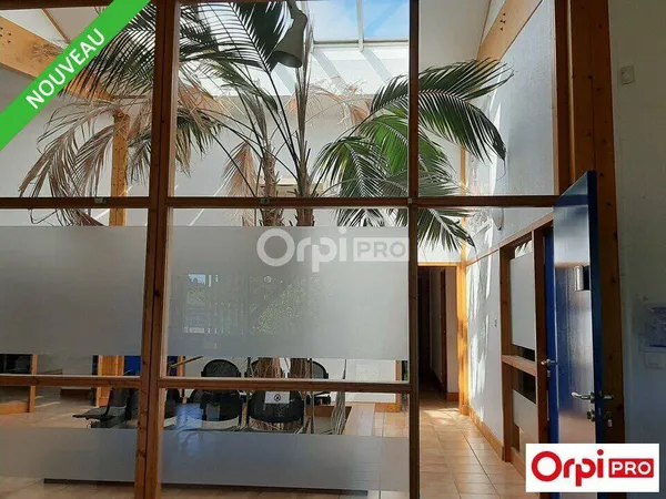 Local 104 m²