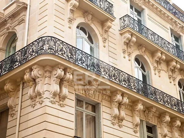 Maison 9 pièces 242 m²