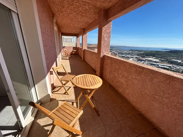 HAUTS DE NARBONNE - Maison meublée 5 pièces avec vue sur Narbonne et la mer - 106.29m²