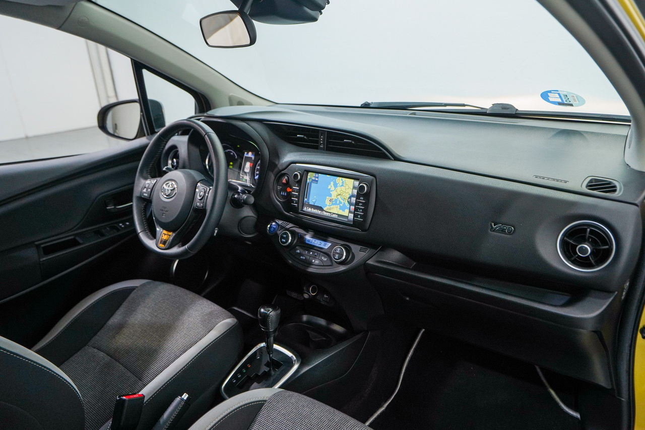 Toyota Yaris 3 — photo 33