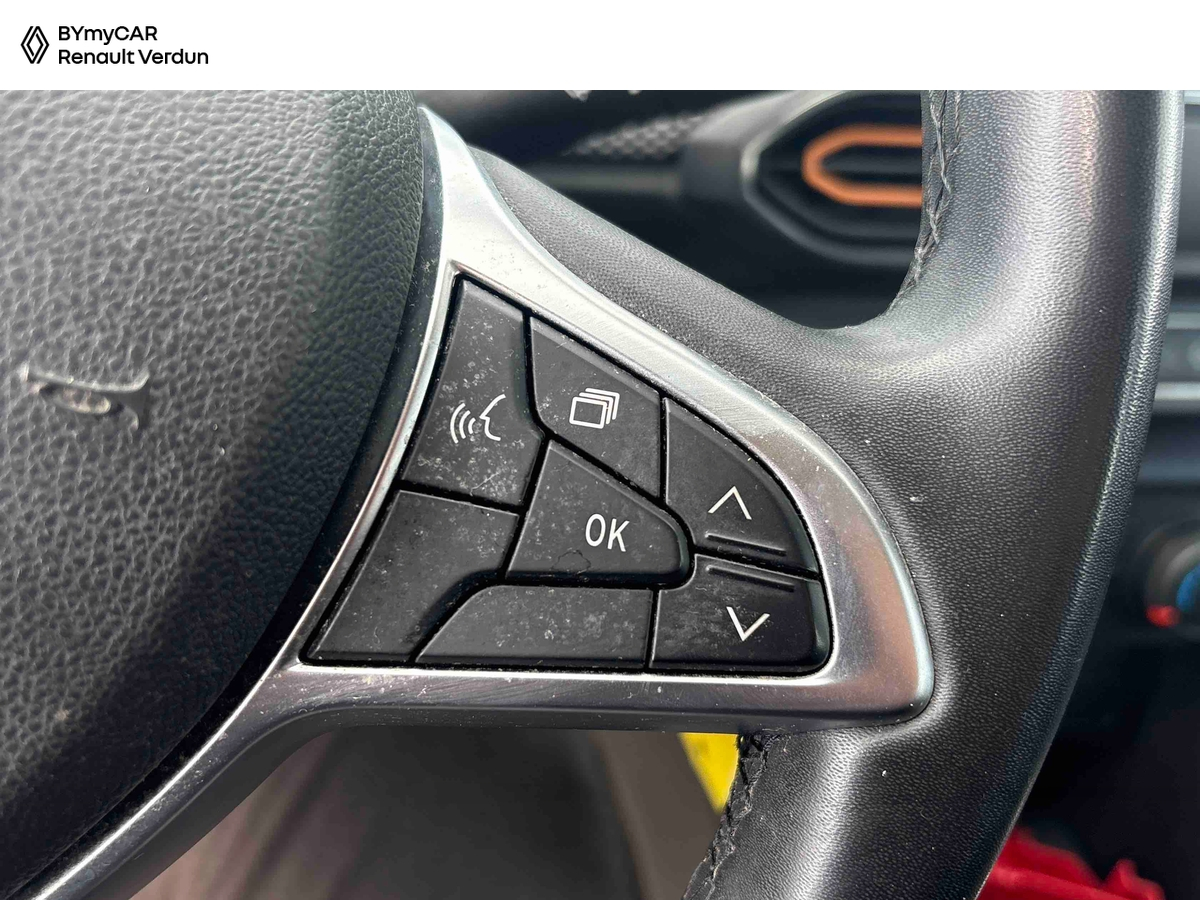 Dacia Sandero ECO-G 100 - 22 — photo 17