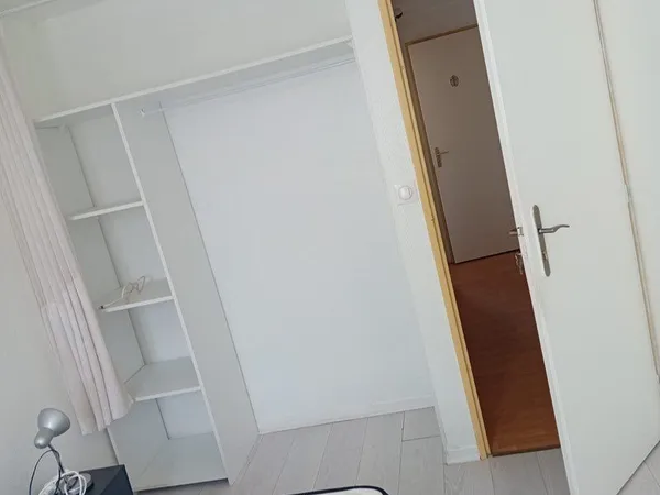 Chambre meublée 10 m² - Cergy