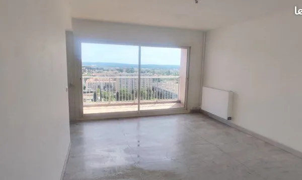 Appartement T3 avec balcon et vue dégagée