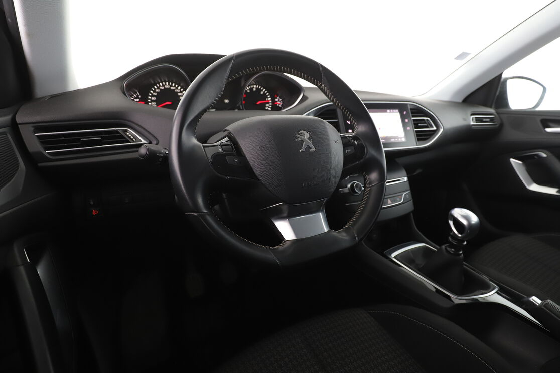 Peugeot 308 SW 1.5 Blue-HDi Active — photo 10