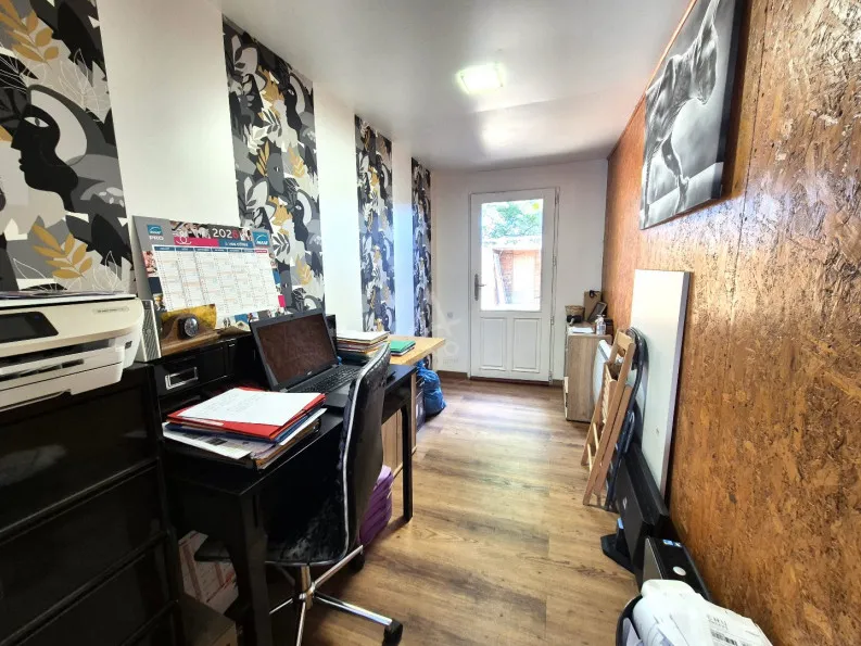 Photo 9
