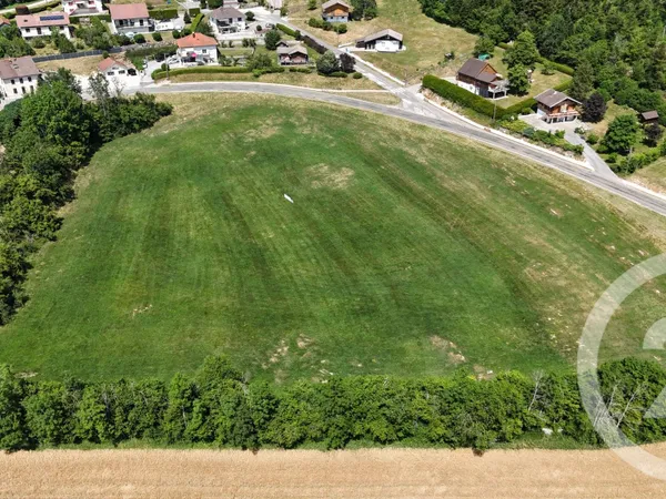 Terrain 754 m²