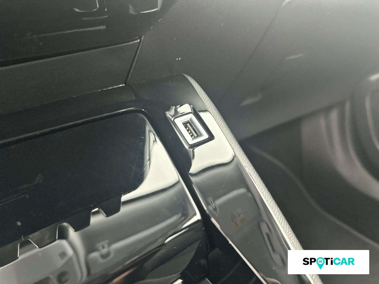 Peugeot 2008 1.2 puretech 130ch s&s roadtrip eat8 — photo 19