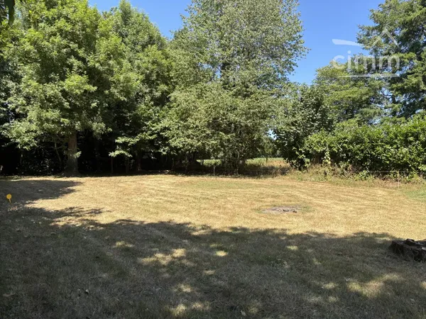 Terrain de 1385m² dont 1045m² constructible