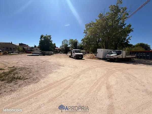 Terrain 3500 m² longvic