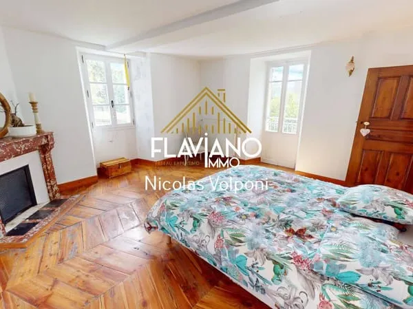 Maison 10 pièces 453 m²