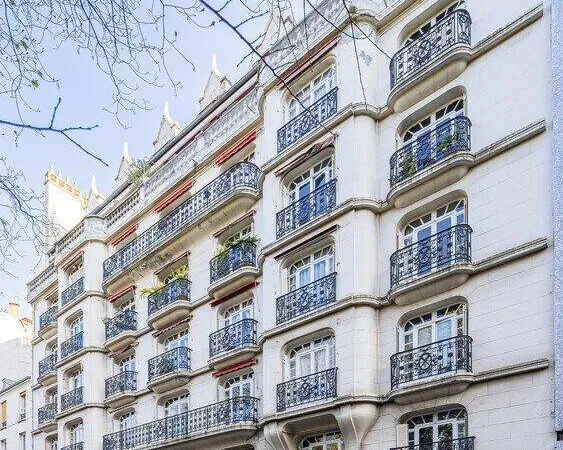 Local commercial 1 pièce 39 m²