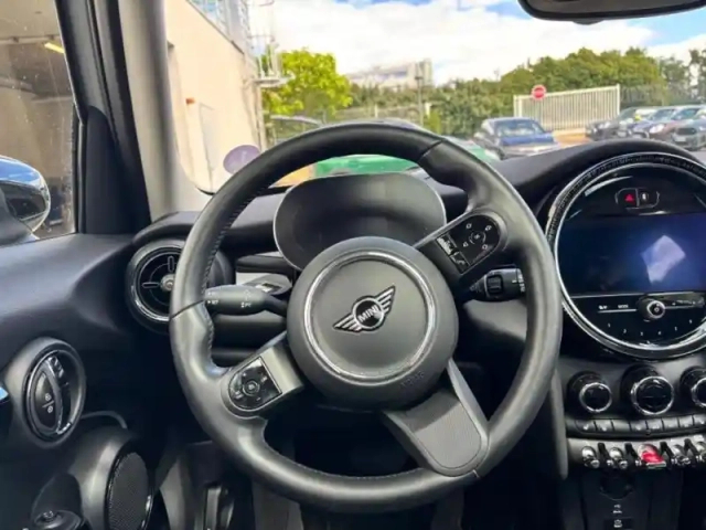 Mini Mini 5 portes cooper 136ch edition premium plus bva7 — photo 4