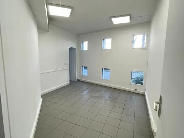 Bureaux 81 m²