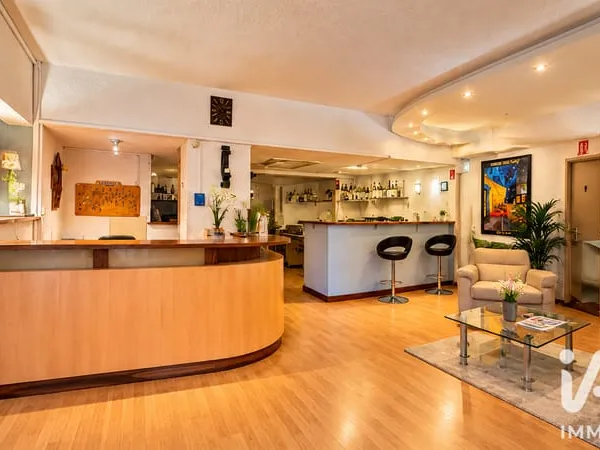 Immeuble 1099 m²