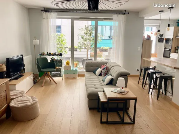 Tres bel appartement traversant de 88 m² - 3 chambres, verrière et parquet - secteur Valmy